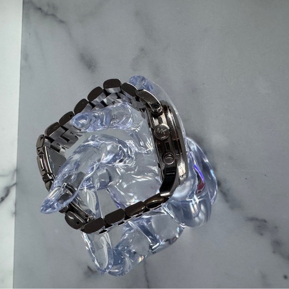 Michael Kors Silver Watch fits 7” wrist - Picture 11 of 14